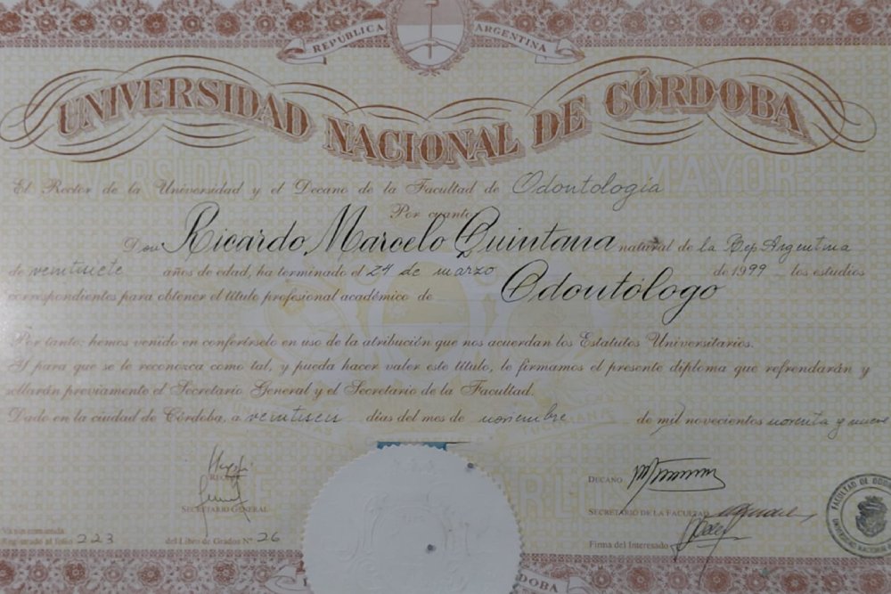 Título o certificado de Odontología Quintana