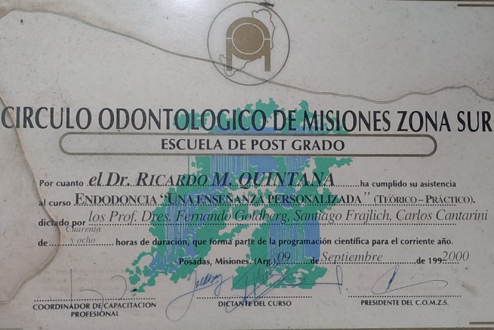 Título o certificado de Odontología Quintana