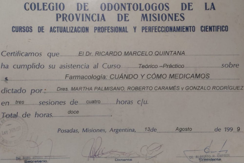 Título o certificado de Odontología Quintana